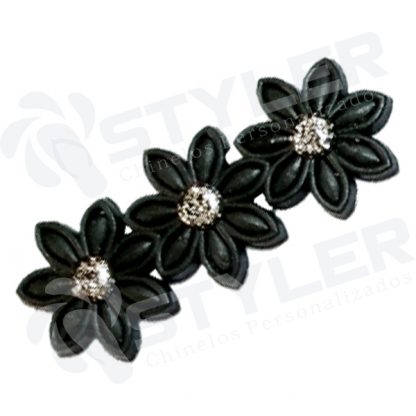 ETIQUETA EMBORRACHADA TRIO DE ROSAS - PRETO
